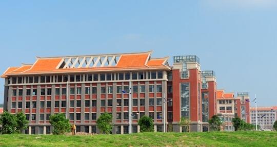 北部灣大學(xué)在哪里？北部灣大學(xué)濱海校區(qū)地址是多少？郵編是多少？