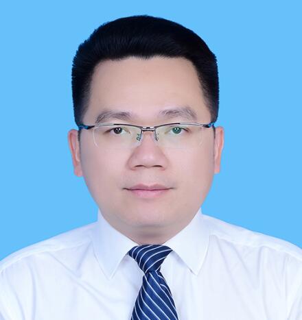 蒙啟鵬簡歷：百色市委副書記蒙啟鵬，曾任廣西團(tuán)委書記、柳州市副市長、欽州副市長