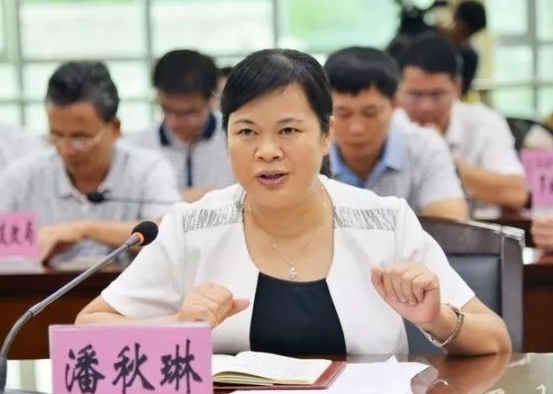 潘秋琳簡歷：河池市政協(xié)副主席潘秋琳，曾任河池市委副秘書長、羅城縣長、南丹縣委書記