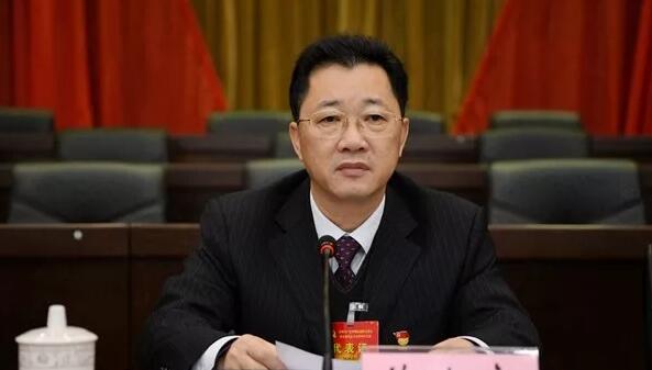 藍啟章簡歷：河池市政協(xié)副主席藍啟章，曾任河池市政府副秘書長、羅城縣委書記、都安縣長